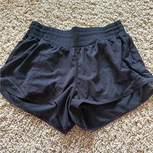 Lululemon Black Hotty Hot 2.5 inch inseam high rise Running Shorts size 6
